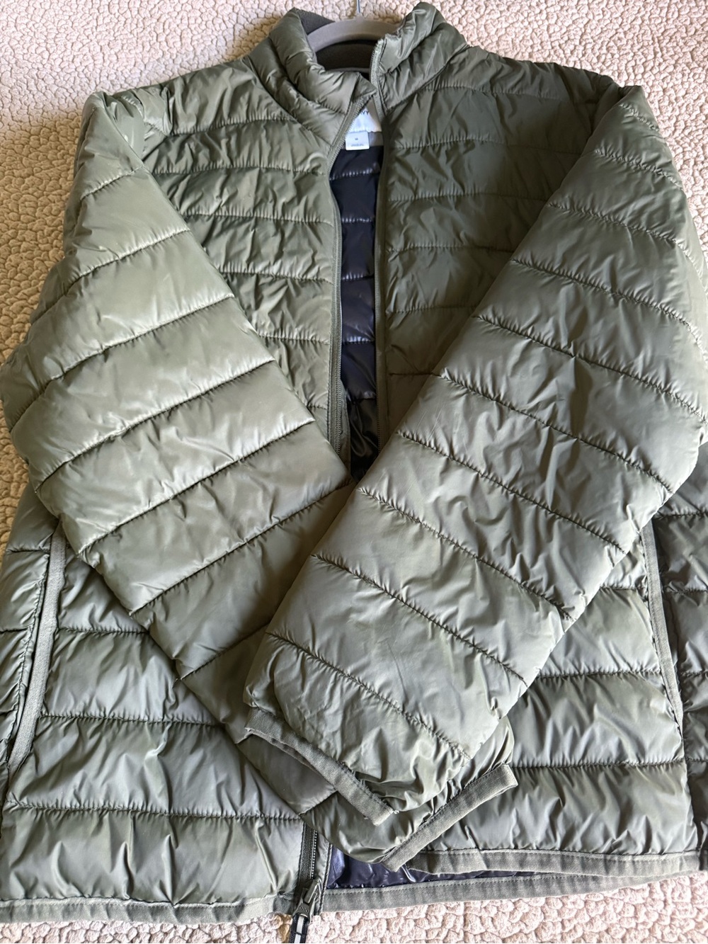 Old Navy Olive Green Men’s Packable Puffer Jacket
